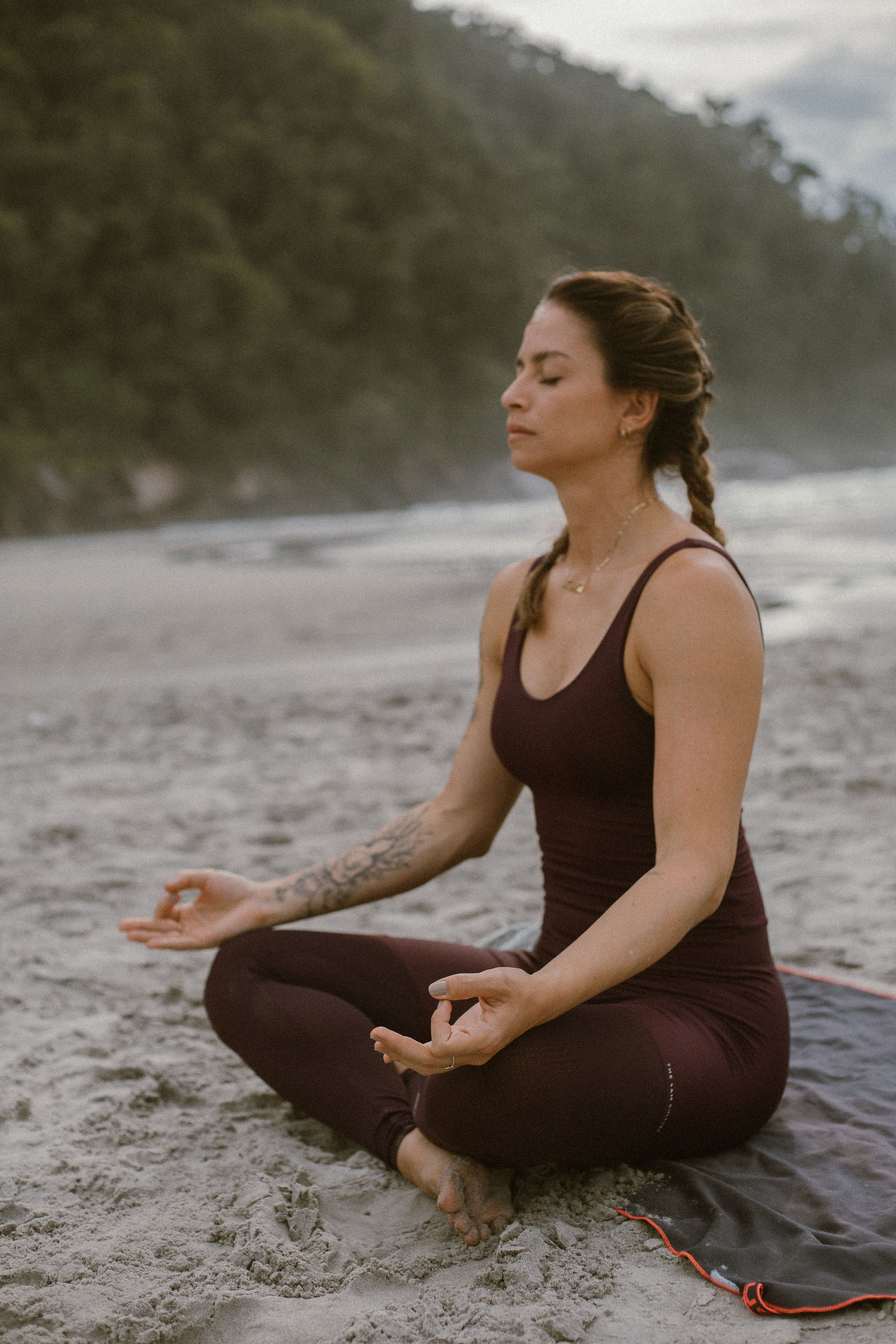 Isa Miyashita em meditação